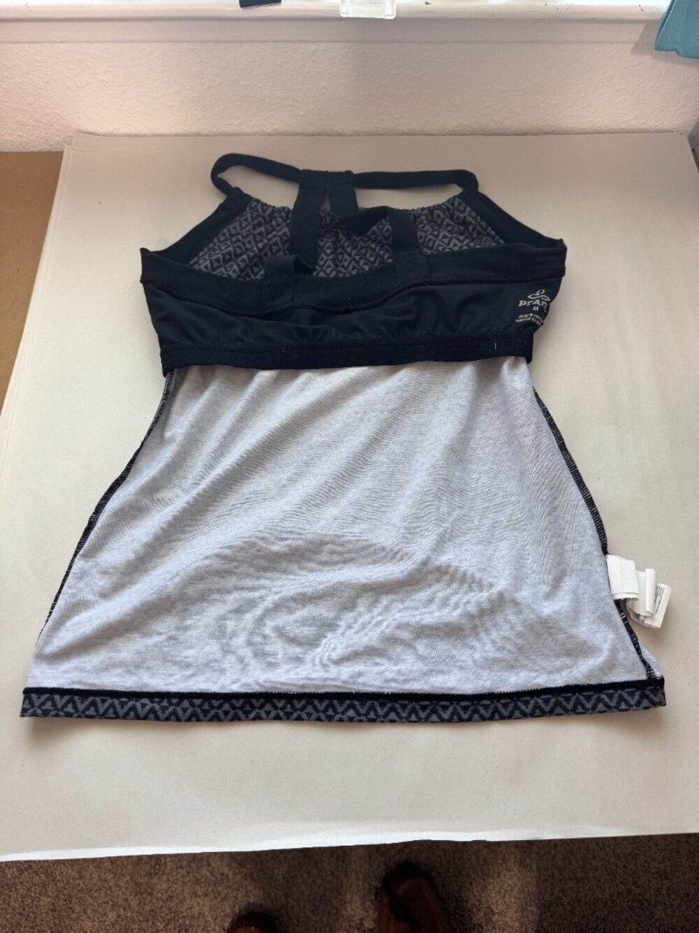 Prana Quinn Jacquard Tank Top Women's Size Medium Charcoal Built-In Bra Racerbac - Picture 10 of 12